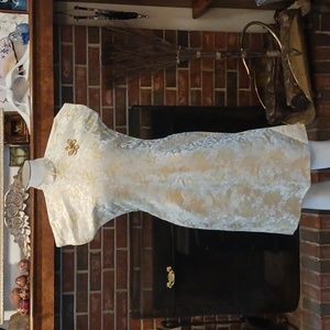 True Vintage classic brocade dress white & gold